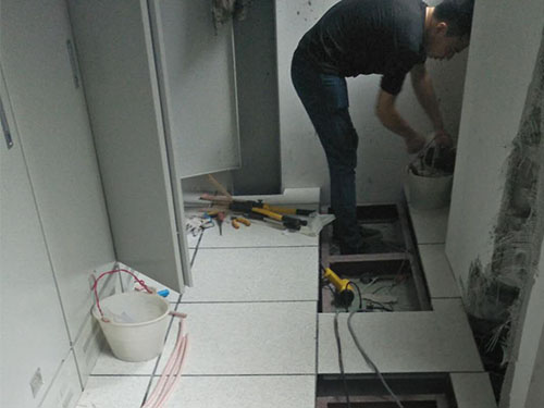 長沙綠東機房設備有限公司,長沙防靜電地板廠家,長沙陶瓷防靜電地板,湖南防靜電地板,長沙全鋼防靜電地板